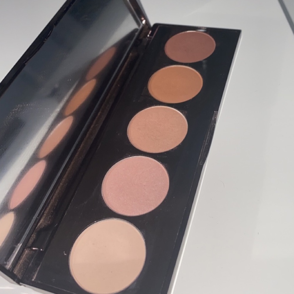 Becca eyeshadow palette